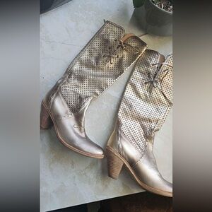 💚 Aldo | Gold metallic laser cut western style cowboy boots - 38 / 7.5